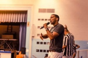Rich Mutts speaking at a PEP program